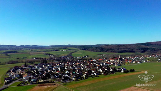 Luftaufnahme der Woche ~ KW 16/2021 ~ Rommerz - Ortsteil der Gemeinde Neuhof im Landkreis Fulda