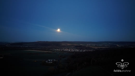 Luftaufnahme der Woche ~ KW 17/2021 ~ Der „Supermond“ am 27. April morgens um 5:36 Uhr