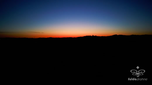 Luftaufnahme der Woche ~ KW 18/2021 ~ Sonnenaufgang hinter dem Florenberg