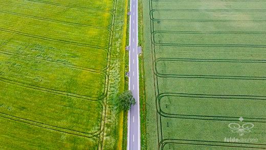 Luftaufnahme der Woche ~ KW 26/2021 ~ Straße von Michelsrombach nach Schlotzau und Burghaun