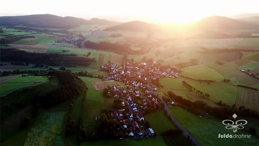 Luftaufnahme der Woche ~ KW 42/2021 ~ Mittelaschenbach und im Hintergrund Oberaschenbach - Ortsteile der Gemeinde Nüsttal
