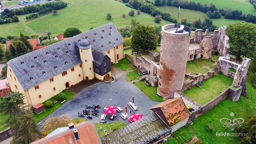 Luftaufnahme der Woche ~ KW 50/2021 ~ Die Burg Schwarzenfels im gleichnamigen Ortsteil von Sinntal