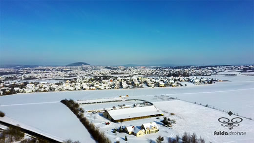 Luftaufnahme der Woche ~ KW 02/2022 ~ Edelzell, im Hintergrund Fulda, Petersberg und Künzell