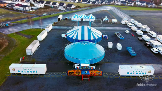 Luftaufnahme der Woche ~ KW 03/2022 ~ Der Weihnachtscircus Baldoni in Fulda auf dem Messegelände