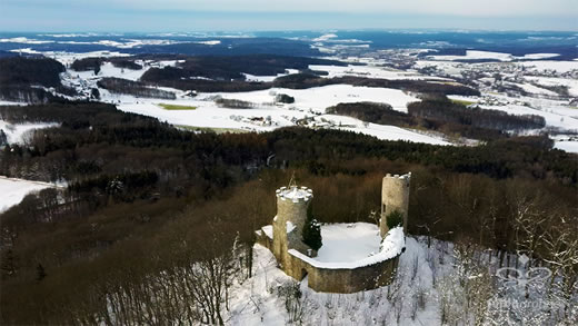 Luftaufnahme der Woche ~ KW 06/2022 ~ Die Ebersburg in der gleichnamigen Gemeinde im Landkreis Fulda