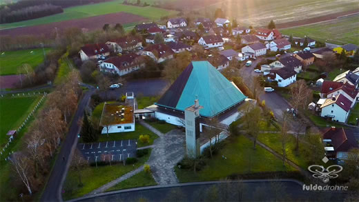 Luftaufnahme der Woche ~ KW 10/2022 ~ Die Kirche der Kirchengemeinde Christkönig Edelzell-Engelhelms