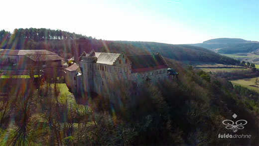 Luftaufnahme der Woche ~ KW 13/2022 ~ Das Schloss Saaleck bei Hammelburg in Unterfranken