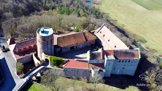 Luftaufnahme der Woche ~ KW 13/2022 ~ Das Schloss Saaleck bei Hammelburg in Unterfranken