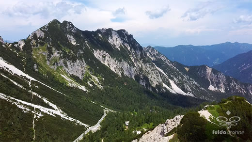 Luftaufnahme der Woche ~ KW 32/2022 ~ Die „Julischen Alpen“ am Vršič-Pass in Slowenien