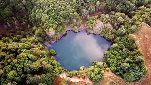 Luftaufnahme der Woche ~ KW 37/2022 ~ Zwei kleine verwunschene Seen in der Nähe von Fladungen in der Rhön