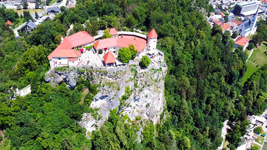 Luftaufnahme der Woche ~ KW 41/2022 ~ Die Burg von Bled in Slowenien